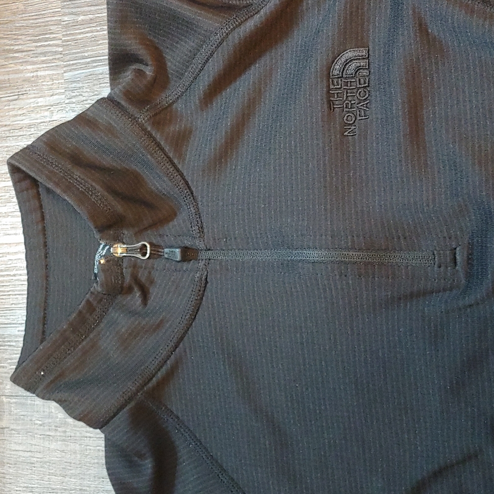 North Face quarter zip pullover